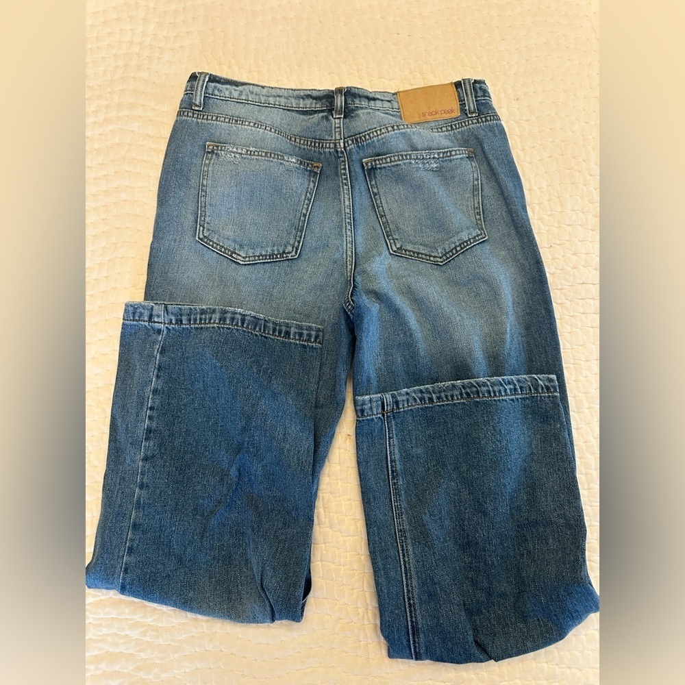 Sneak Peak Vintage Classic Blue Flare Jeans with Distressed Details - Picture 5 of 5